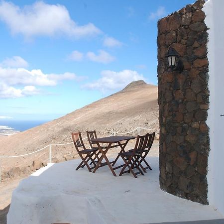 Villa El Perinque Femés Eksteriør bilde