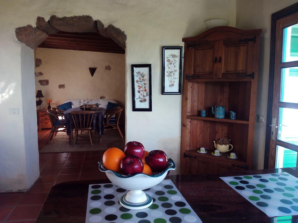 Villa El Perinque Femés Eksteriør bilde